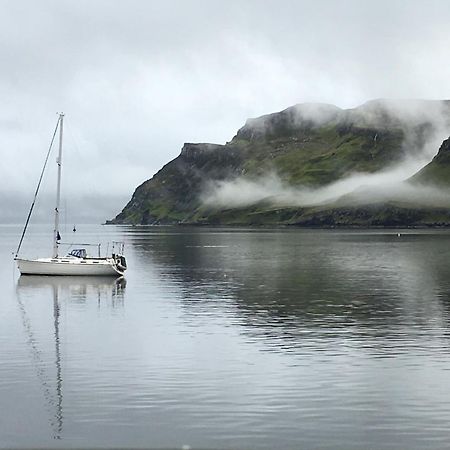 Old Captain Guest House Portree Exteriör bild